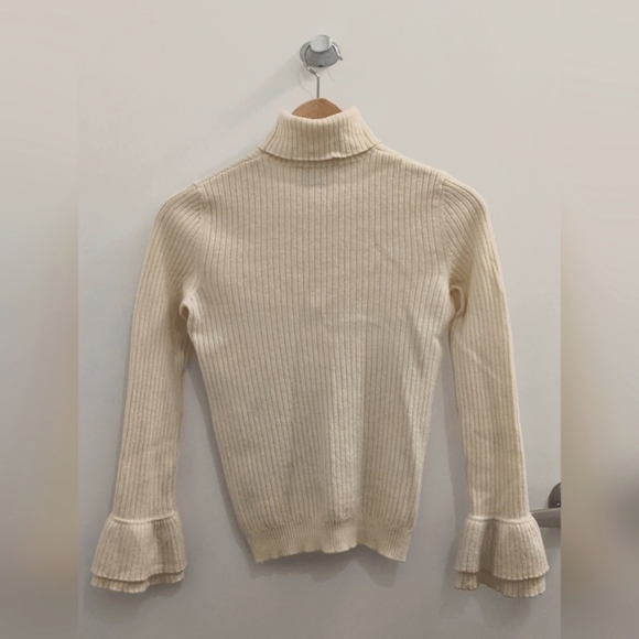 BOUTIQUE MOSCHINO 100% wool cream turtleneck with ruffled sleeve, sz US 8 - Picture 2 of 5
